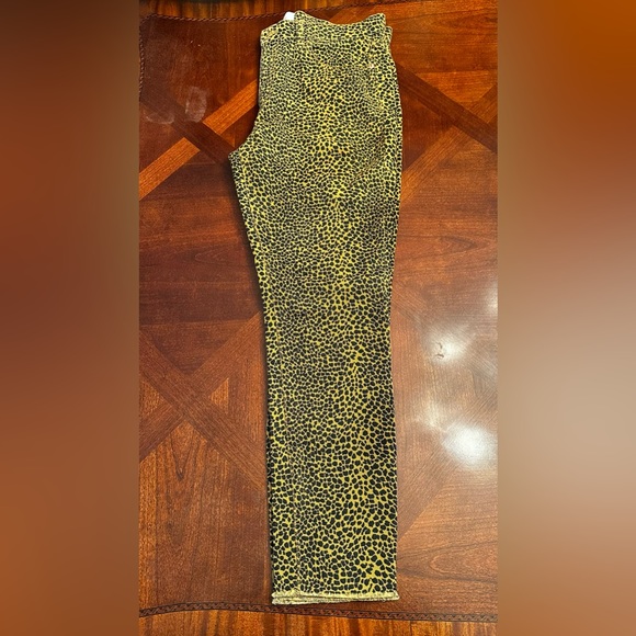 CURRENT/ELLIOTT NEW HIGH WAIST STILETTO Spotted Leopard Crop Jean size 30
NWT - Picture 10 of 11